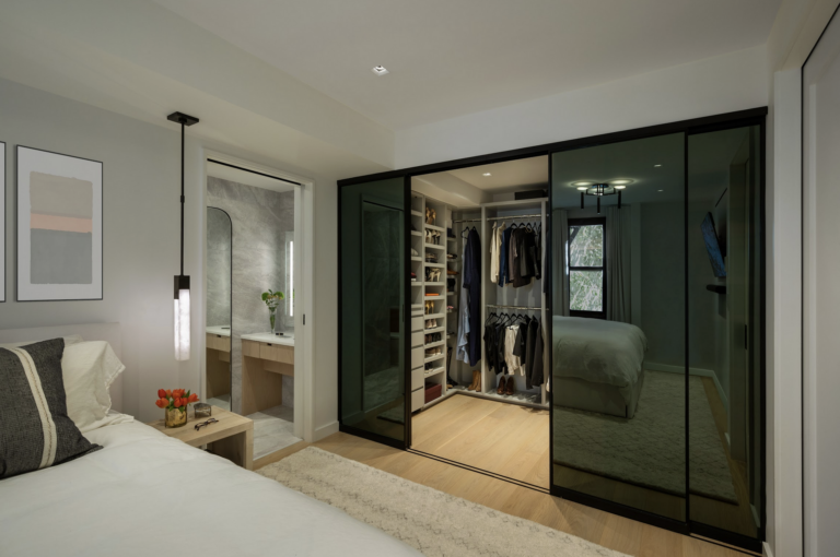 one-way mirror glass, walk-in closet, PJCArchitecture
